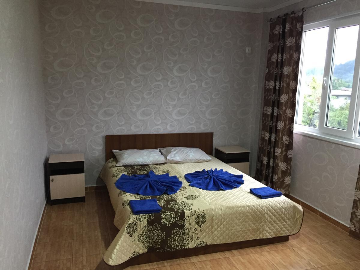 Dionisy Guest House 皮聪达 外观 照片