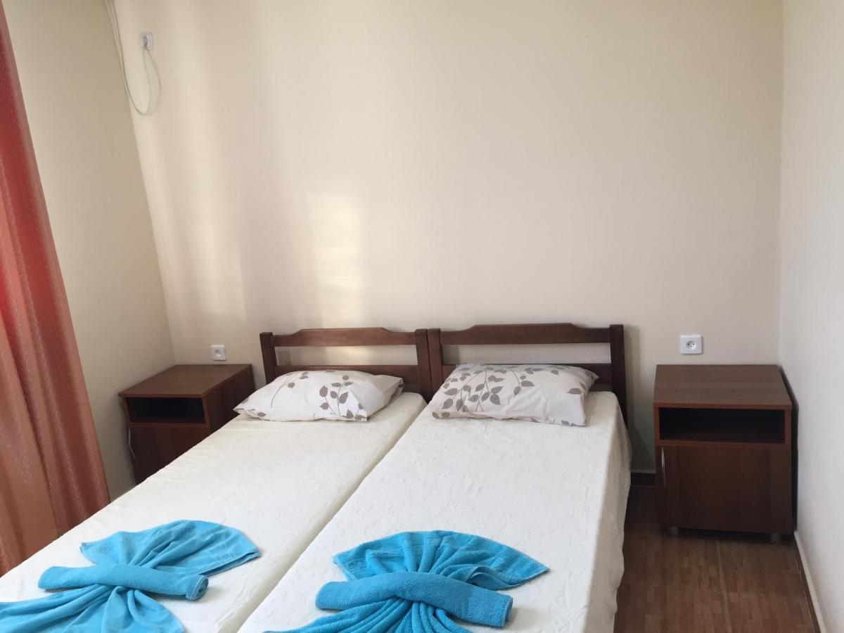 Dionisy Guest House 皮聪达 外观 照片